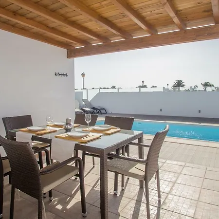 White House - Marina Rubicon - Playa Blanca * Playa Blanca (Lanzarote)